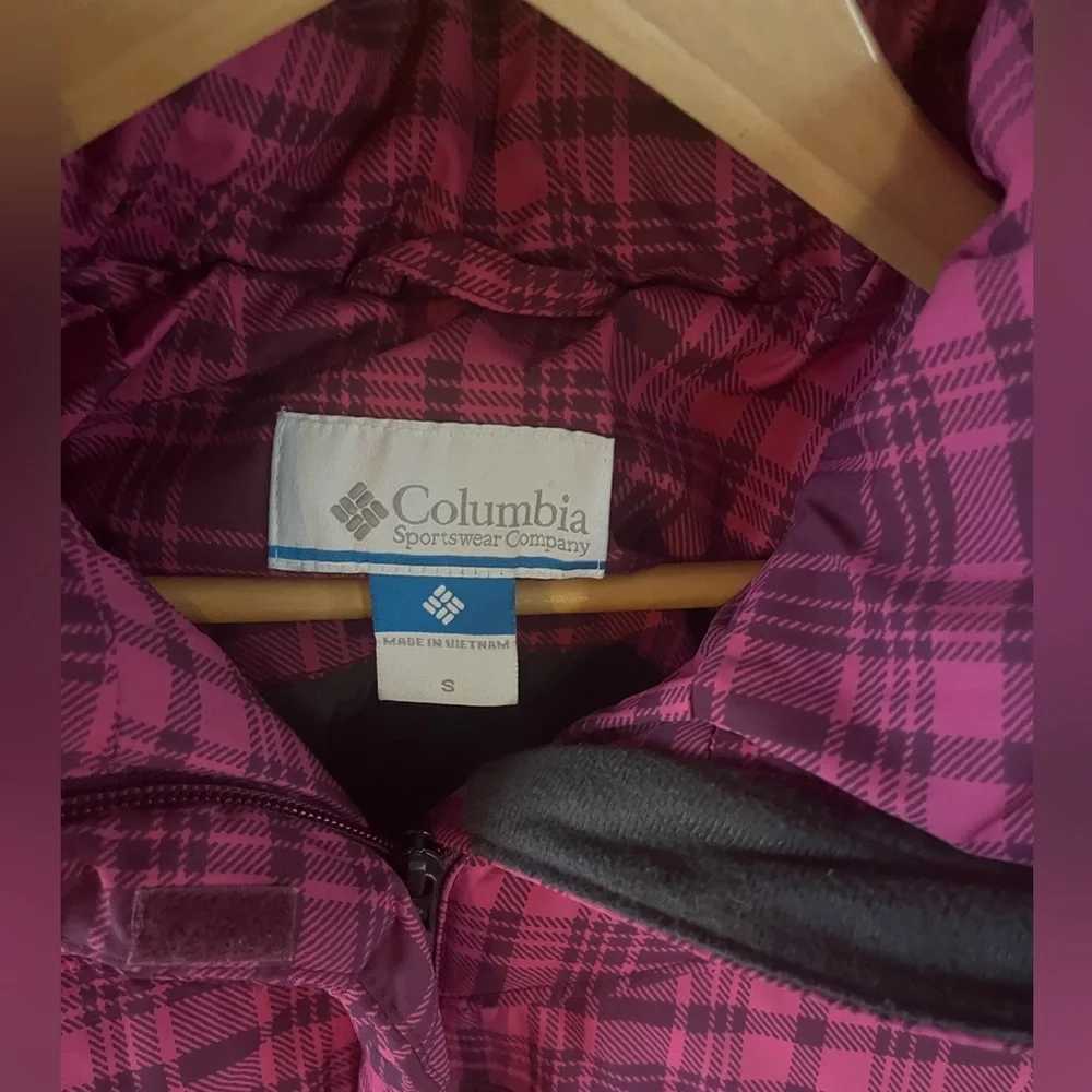 Columbia Plaid Puffer Jacket - Picture 2 of 6